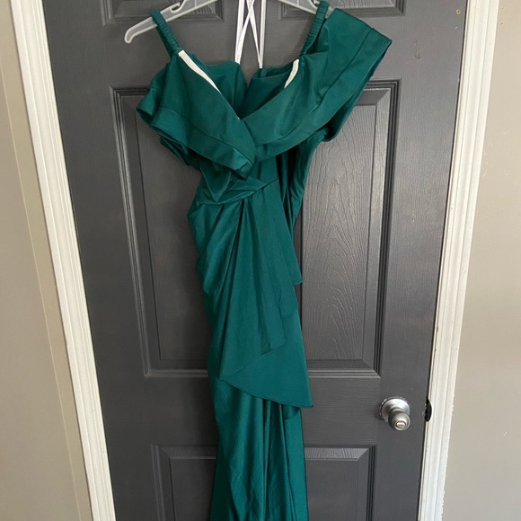 Emerald off the should dress - Picture 1 of 2